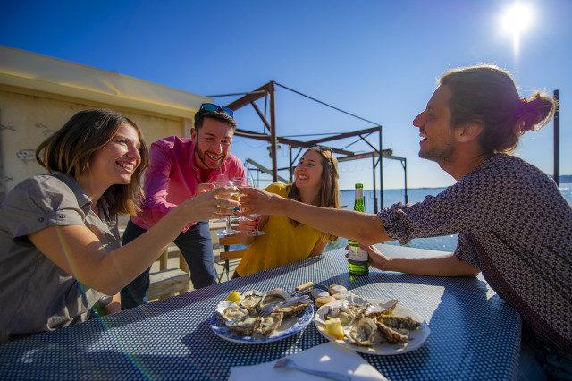 degustation-d-huitres-de-la-lagune-de-thau-7229089-1462