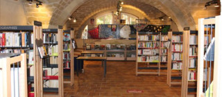 Médiathèque-Andrée-Chedid-à-Mèze-e1697100638912-600x263