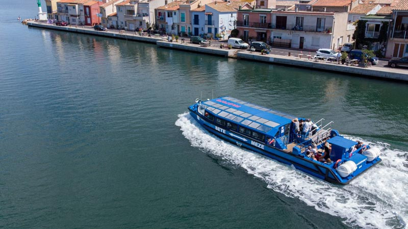 Navette Mèze devant la Pointe Courte Navette Mèze devant la Pointe Courte