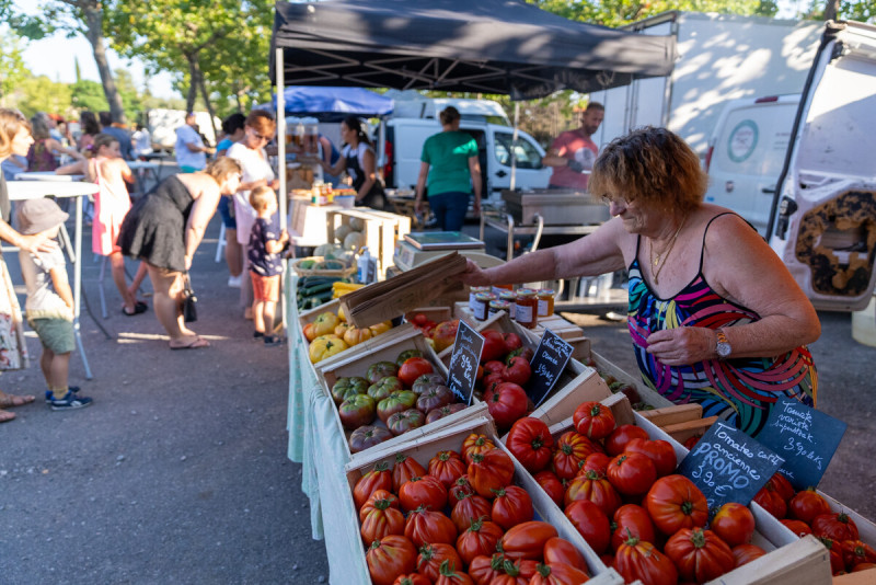 marche-des-producteurs-m-ricard-ot-thau-19611-1200px-94023