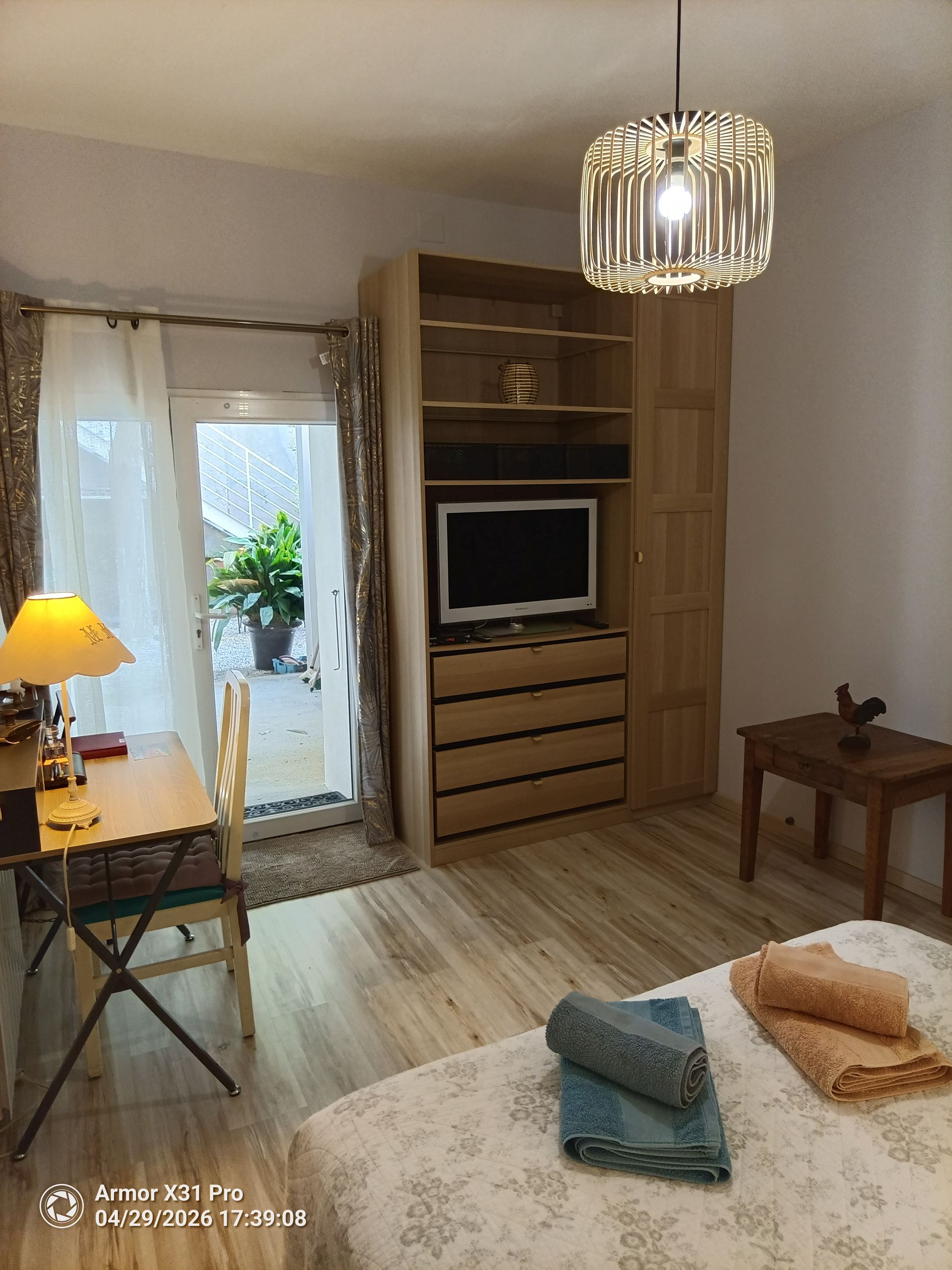 LOCATION JARDIN SUR LE PORT BAILLY GISELE ET PIERRE (1)
