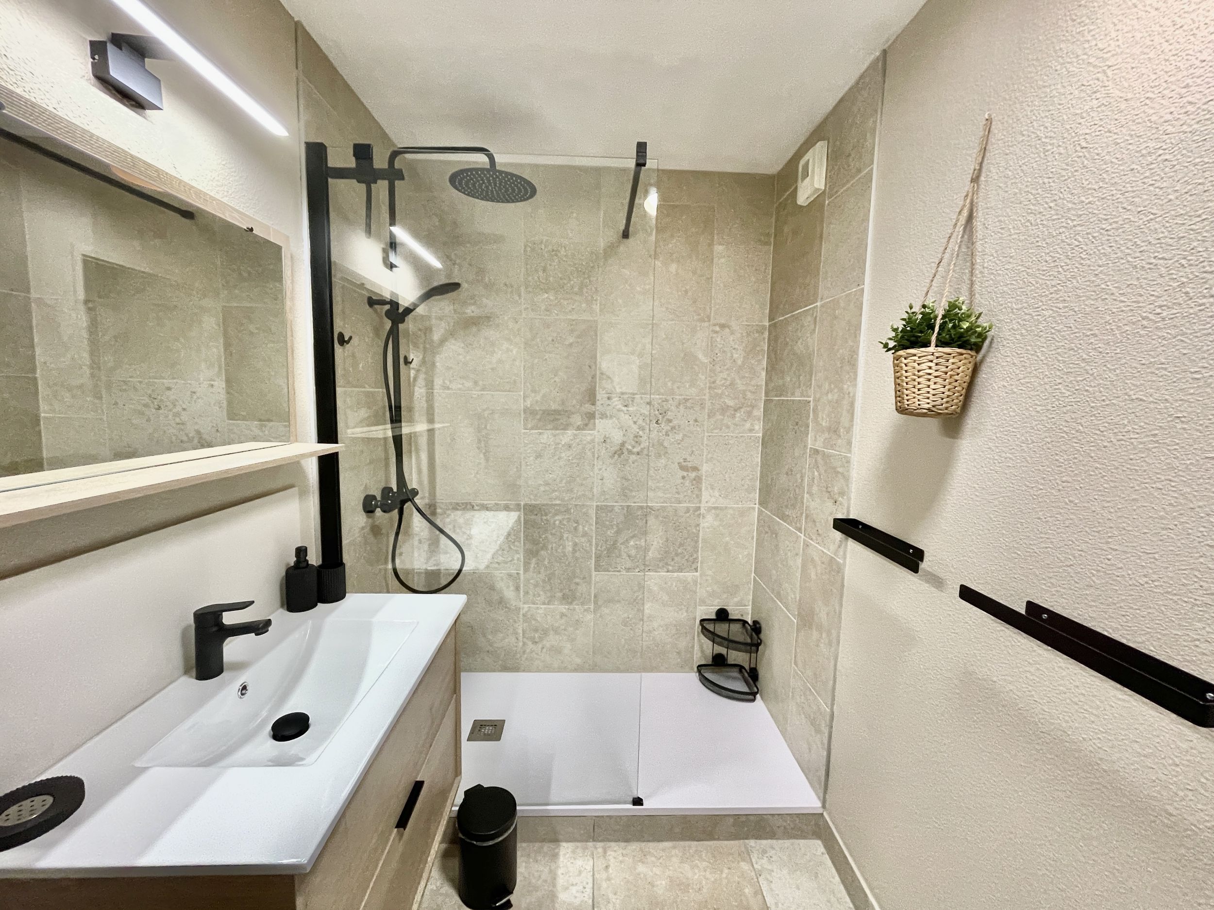 LOCATION POUSSAN AUX CYPRES DU LITTORAL GENTIL JOELLE (5)