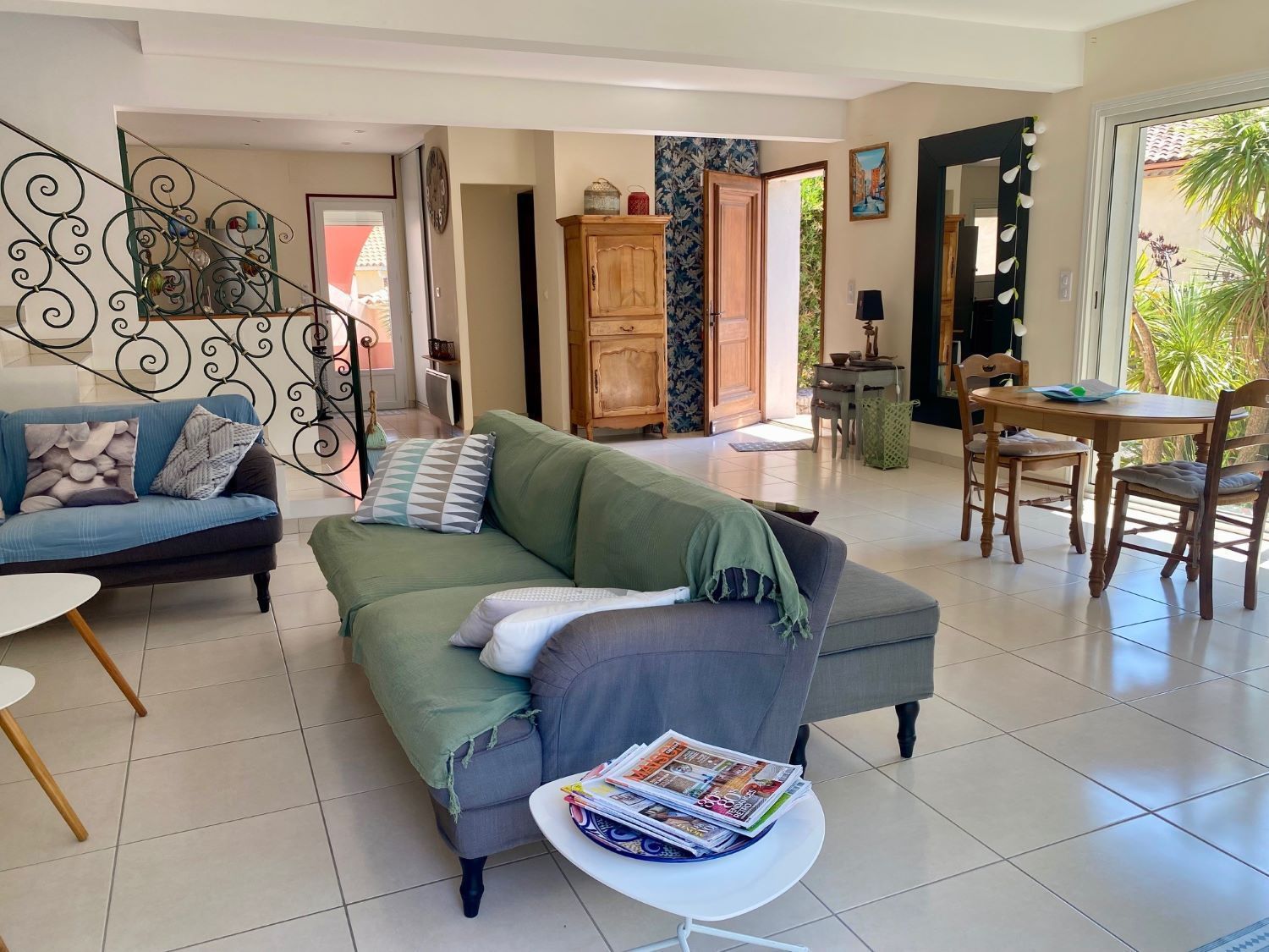 _lv_images__lot_0000000251_03_18207378