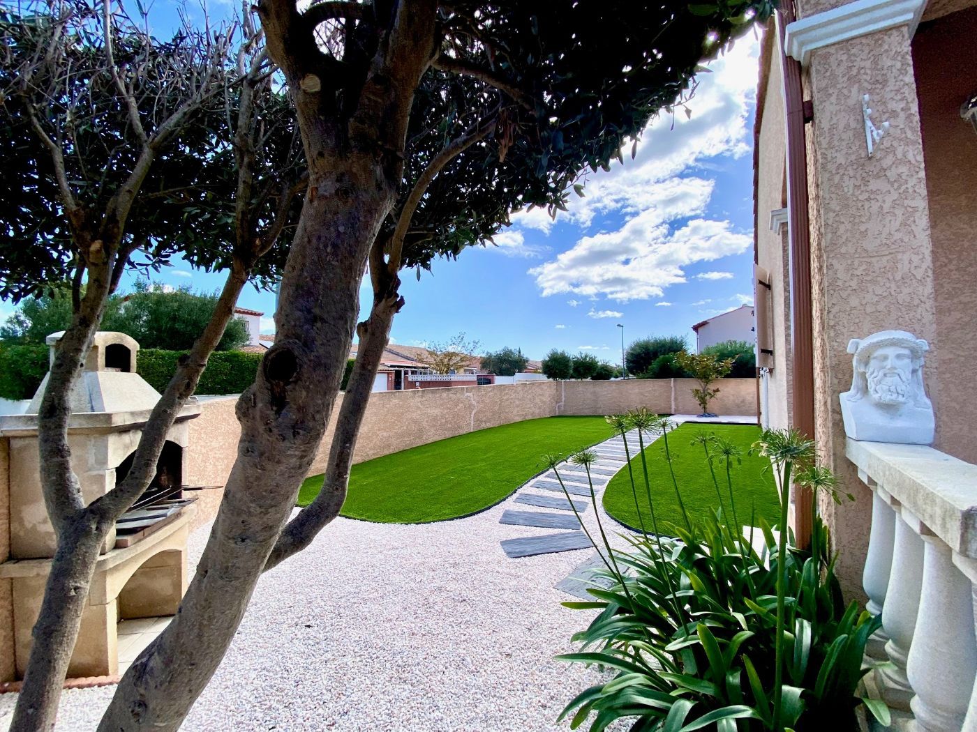 _lv_images__lot_0000000259_02_18207079