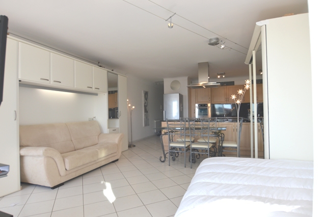 _lv_images__lot_0000000265_03_18207023