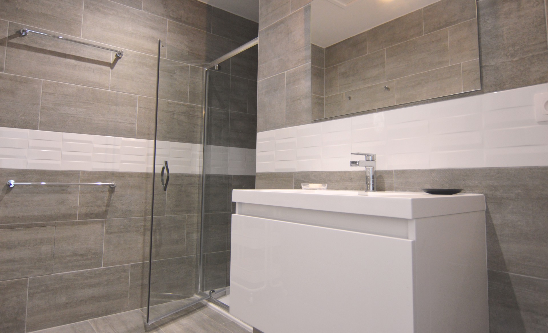 _lv_images__lot_0000000273_08_18528511