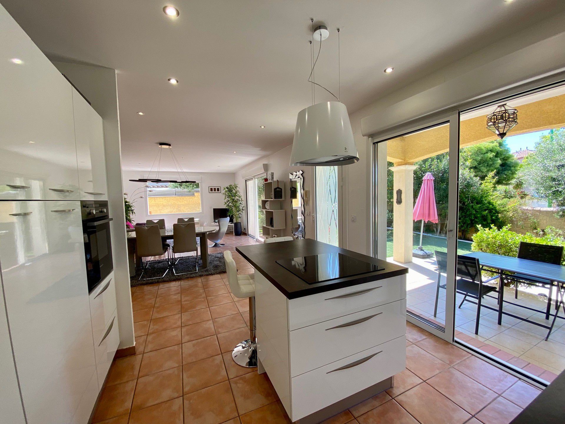 _lv_images__lot_0000000275_10_18214689