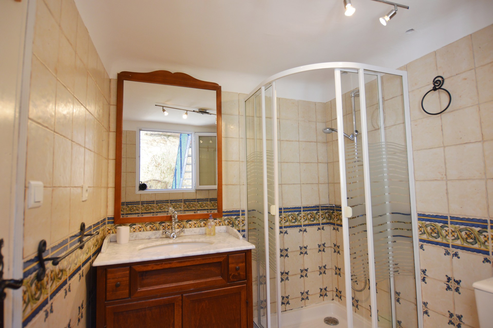 _lv_images__lot_0000000278_05_19198253