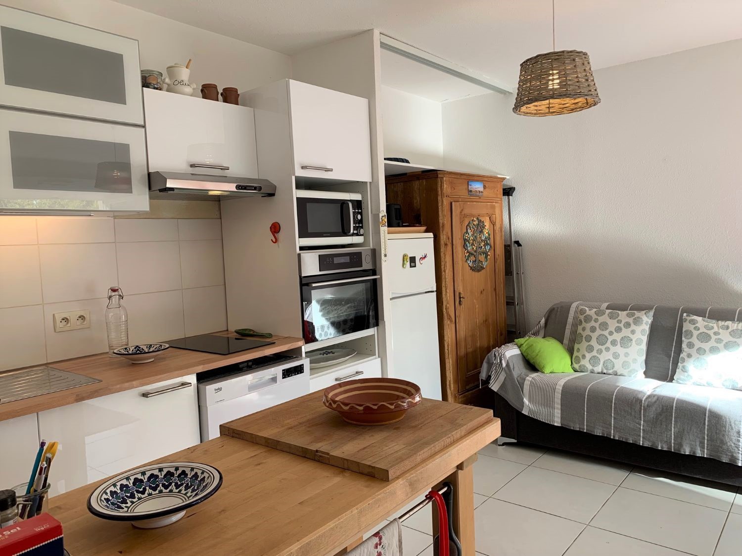 _lv_images__lot_0000000300_03_18207094