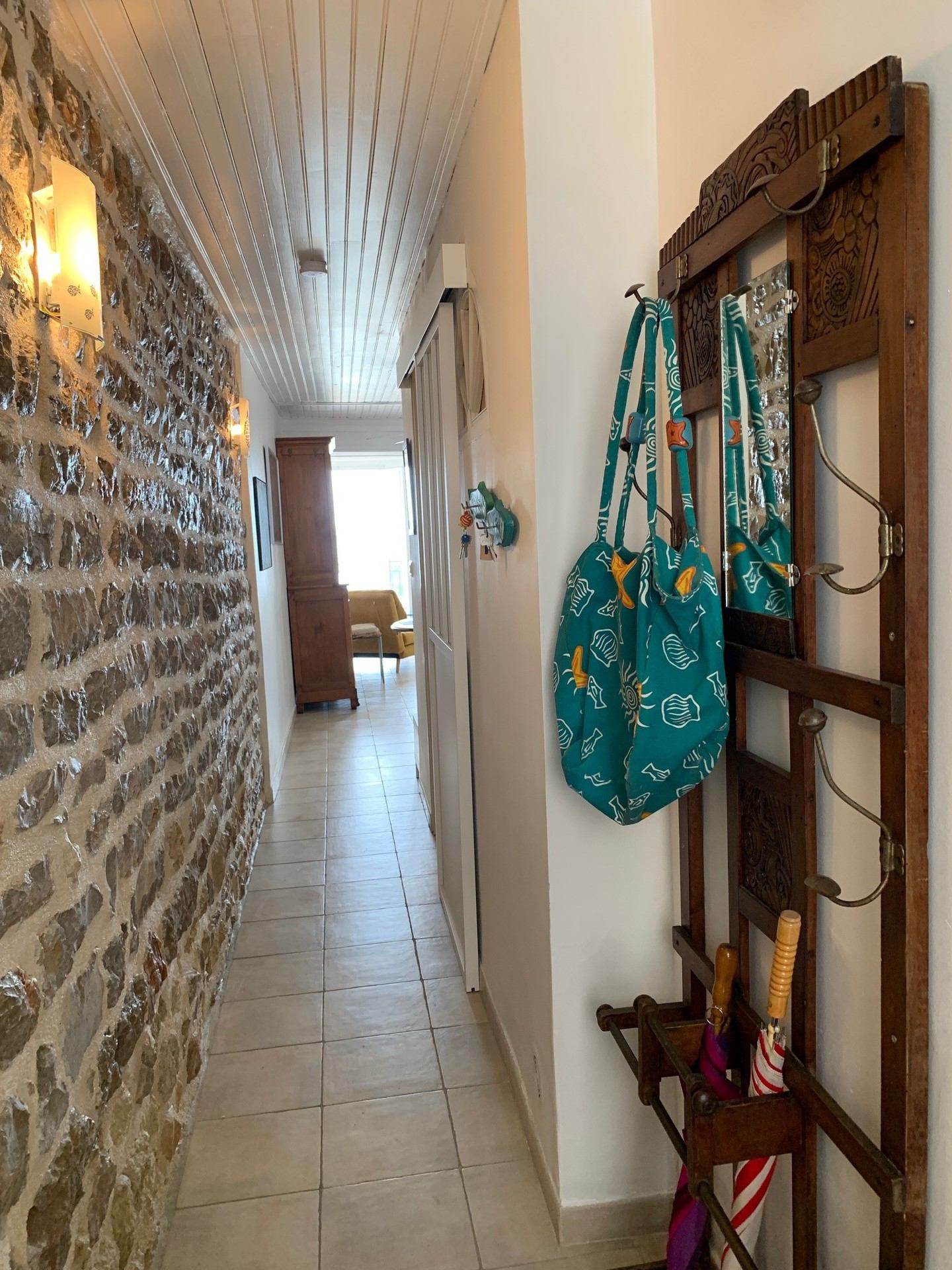 _lv_images__lot_0000000311_09_18869319