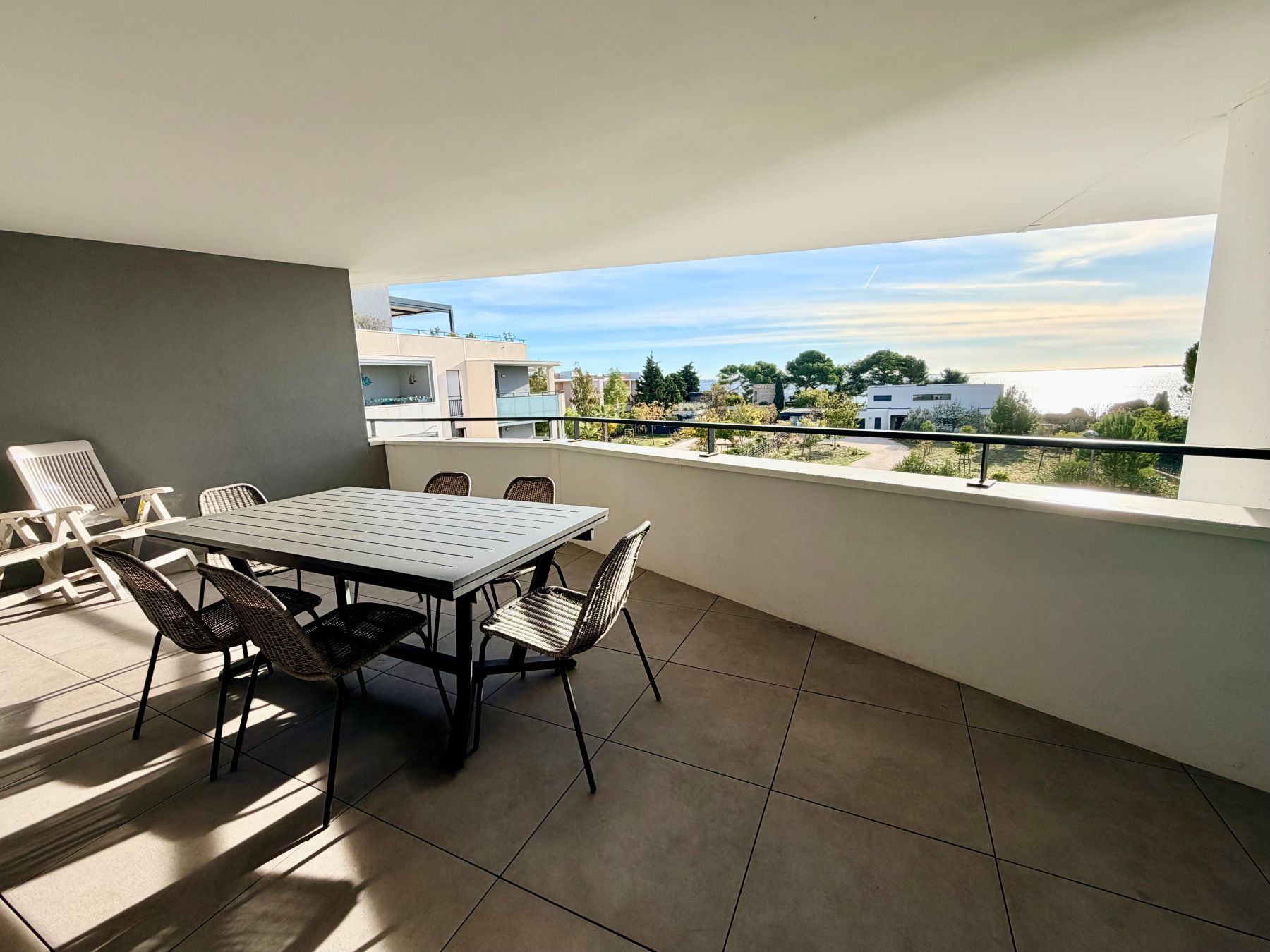 _lv_images__lot_0000000372_11_18528630