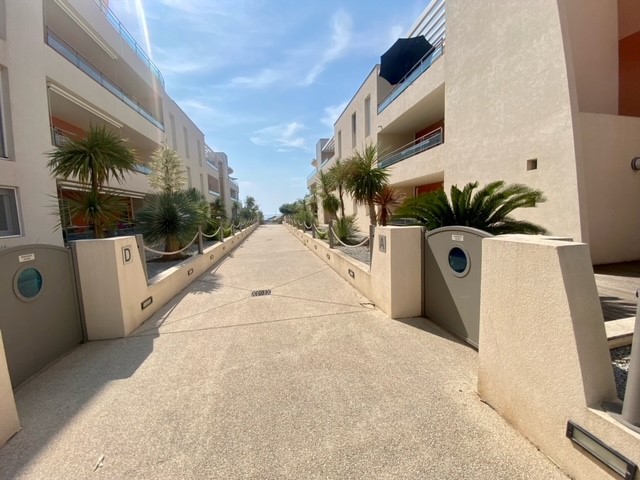 _lv_images__lot_0000000383_08_18207305