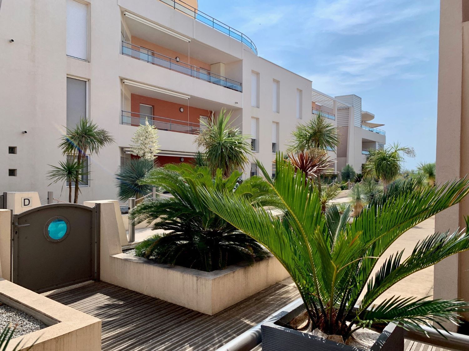 _lv_images__lot_0000000383_11_18207308