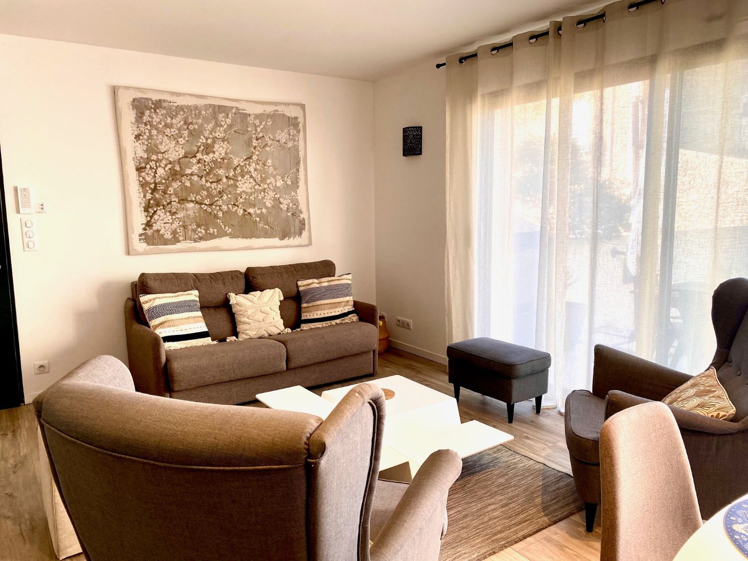 _lv_images__lot_0000000396_13_19184615