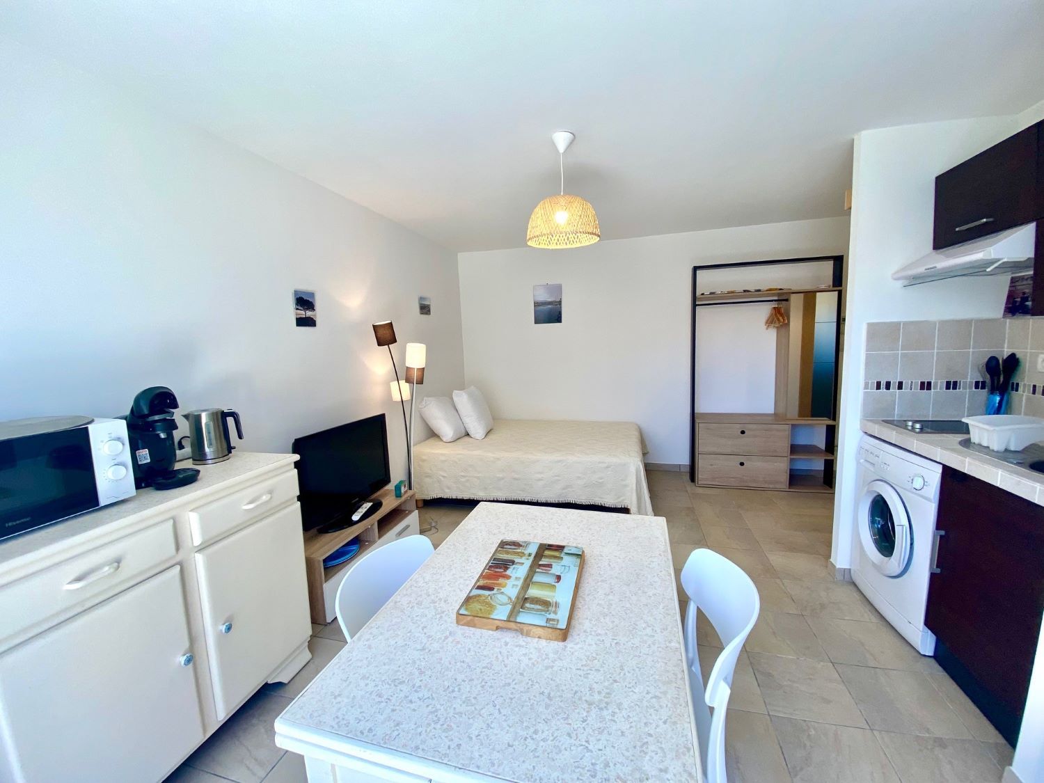 _lv_images__lot_0000000410_02_18897514