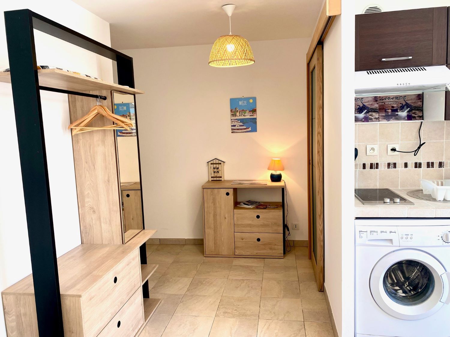 _lv_images__lot_0000000410_05_18528472