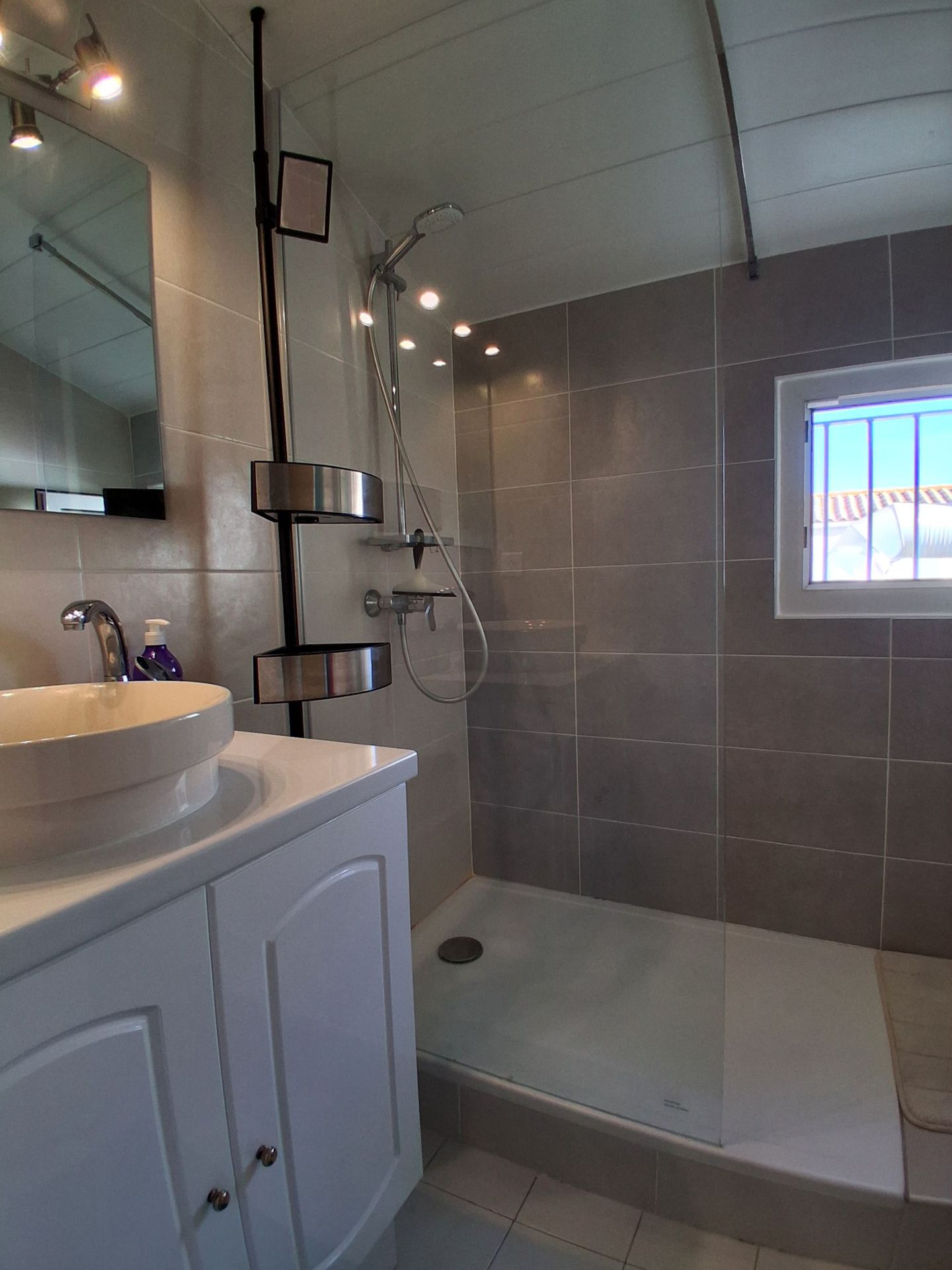 _lv_images__lot_0000000453_11_19224026