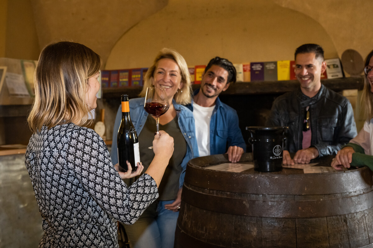 Dégustation de vin à l’abbaye de Valmagne