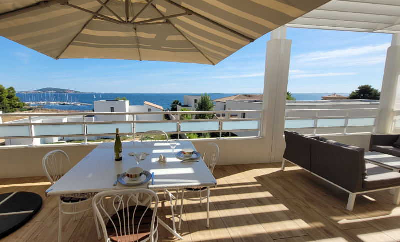 GRANDE VUE TABLE MAISON ETANG CANAPE SEASIDE