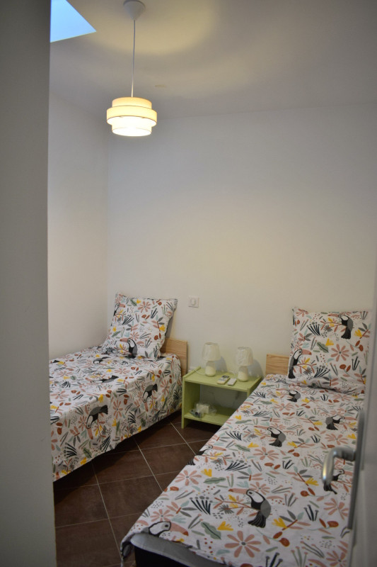 LOCATION BALARUC LE VIEUX PLACE DES 4 SEIGNEURS POLIS WILLIAM (5)