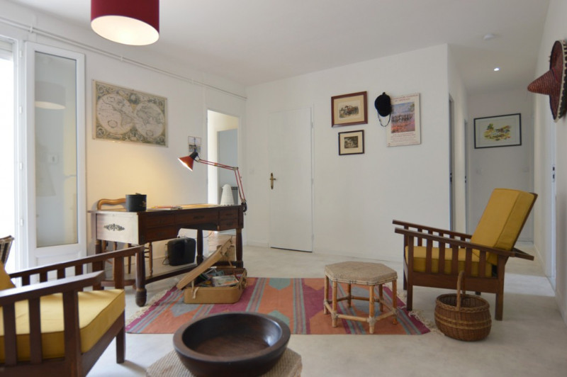 _lv_images__lot_0000000255_01_18244829