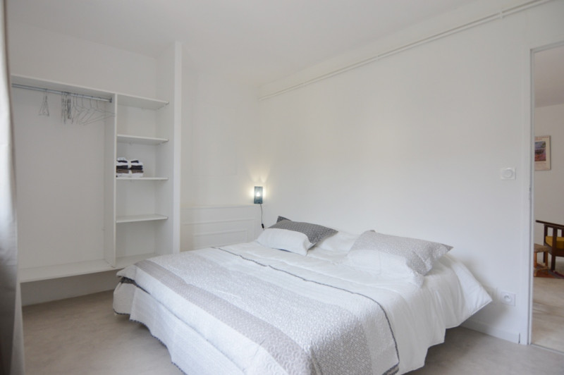 _lv_images__lot_0000000255_06_18528671