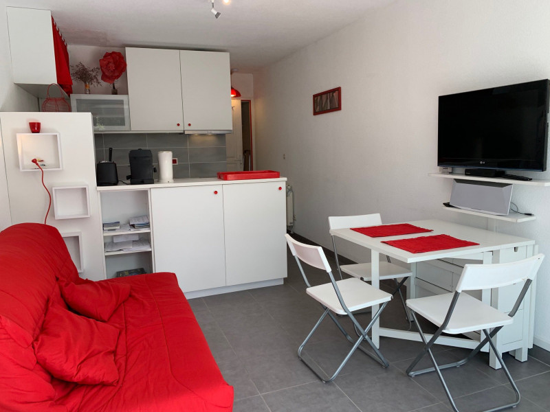 _lv_images__lot_0000000258_05_18528482