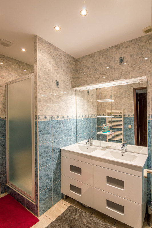 _lv_images__lot_0000000259_08_18528398