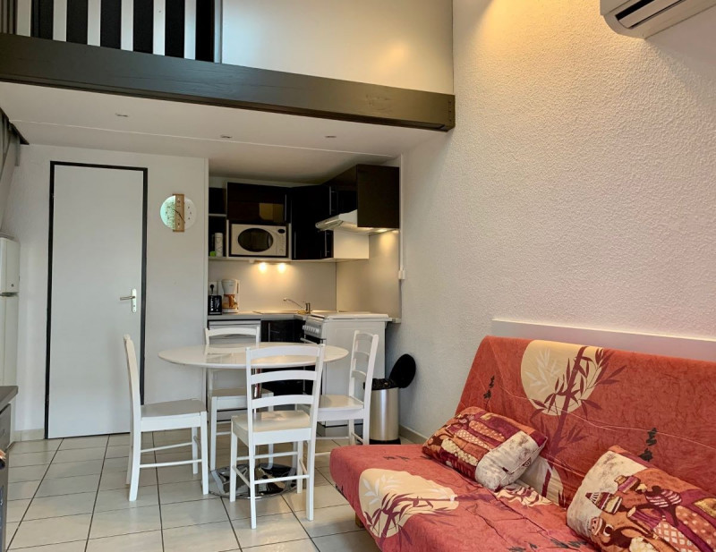 _lv_images__lot_0000000276_03_18528421