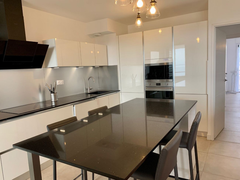 _lv_images__lot_0000000372_02_18298382