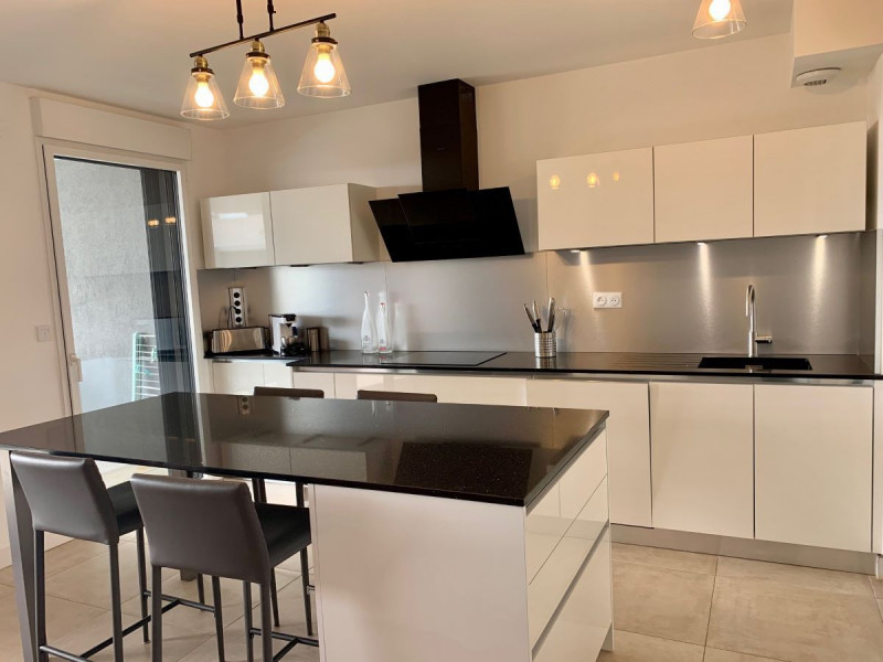 _lv_images__lot_0000000372_03_18528622