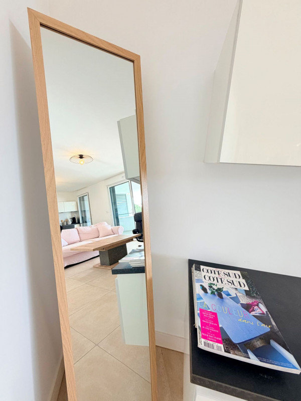 _lv_images__lot_0000000372_10_18869439