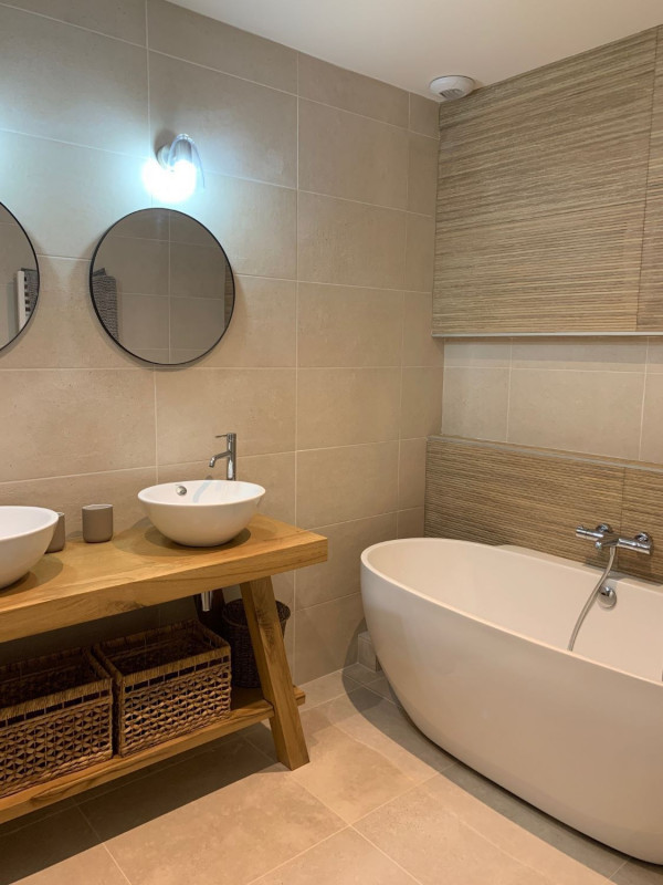 _lv_images__lot_0000000384_10_18528588