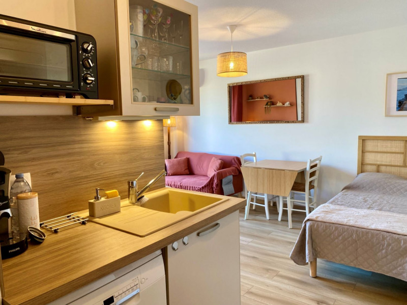 _lv_images__lot_0000000459_03_19045086